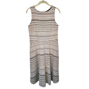 EUC Women’s Banana Republic Black & White Fit & Flare Dress Size 6